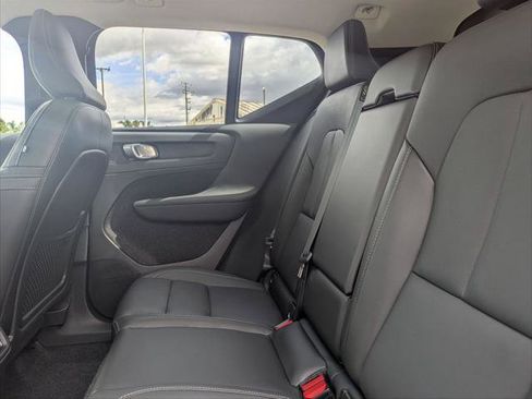 Used 2024 Volvo XC40 B5 Plus w/ Protection Package Premier AWD/4WD image 23