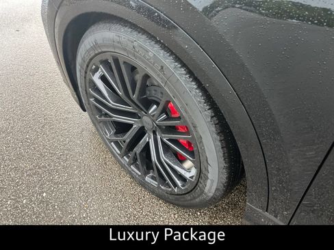 New 2026 Audi SQ8 Prestige AWD/4WD image 5