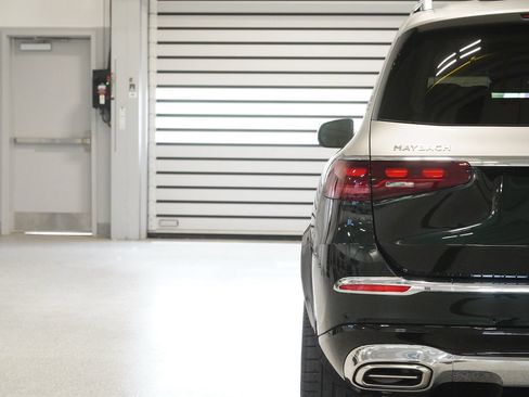 Certified 2024 Mercedes-Benz Maybach GLS 600 4MATIC image 9