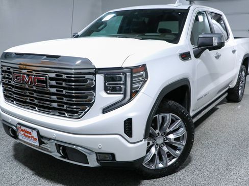 Used 2022 GMC Sierra 1500 Denali w/ Denali Reserve Package AWD/4WD image 35