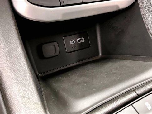 Used 2023 GMC Acadia SLE w/ Driver Convenience Package image 33