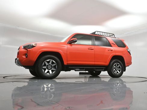 Used 2024 Toyota 4Runner TRD Off-Road Premium w/ Off Road Premium Plus Package image 4