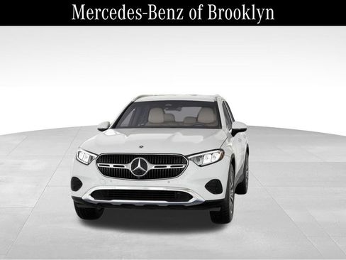 Used 2025 Mercedes-Benz GLC 300 4MATIC image 42