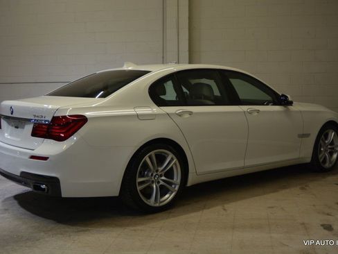 Used 2014 BMW 740i image 32