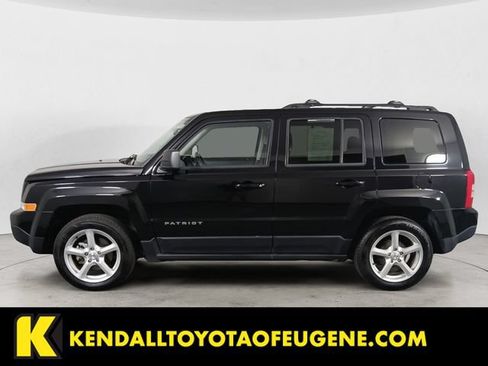 Used 2016 Jeep Patriot Sport w/ Power Value Group FWD image 2