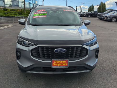 Used 2024 Ford Escape Platinum AWD/4WD image 2