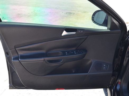 Used 2010 Volkswagen Passat Komfort image 25