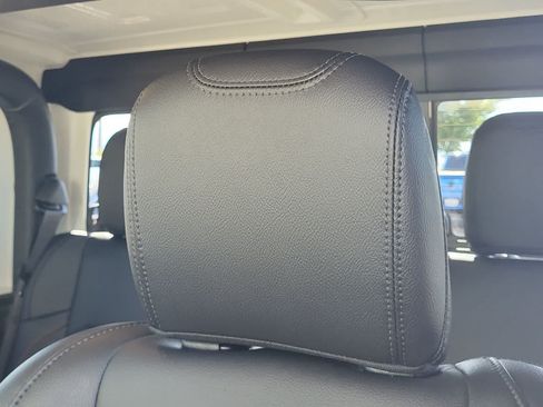 Used 2023 Jeep Gladiator Mojave w/ Cold Weather Group AWD/4WD image 14