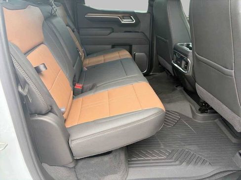 Used 2026 Chevrolet Silverado 1500 High Country w/ Technology Package AWD/4WD image 13