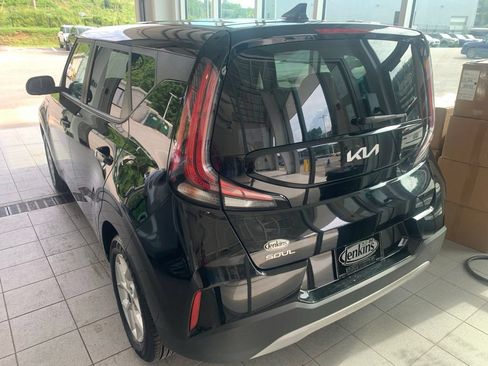 Used 2025 Kia Soul LX w/ LX Technology Package FWD image 14