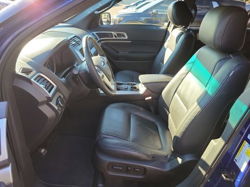 Used 2015 Ford Explorer XLT w/ Equipment Group 202B image 22