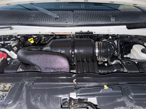 Used 2010 Ford E-350 and Econoline 350 XLT RWD image 32