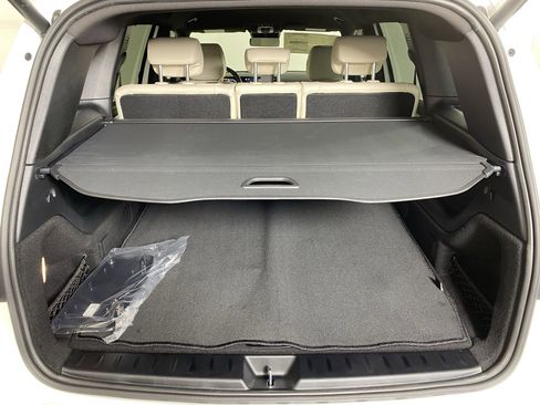 Used 2025 Mercedes-Benz GLB 250 4MATIC image 28