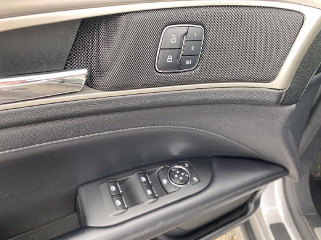 Used 2018 Lincoln MKZ Premiere FWD image 17