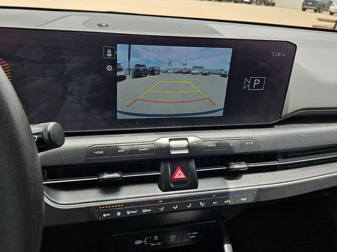 Used 2025 Kia K4 FWD image 16