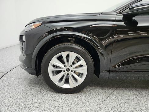 Used 2025 Audi Q6 e-tron Premium Plus w/ Premium Plus RWD image 30