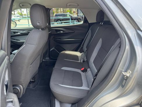 Used 2025 Chevrolet TrailBlazer LT FWD image 24