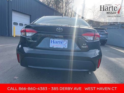 Used 2022 Toyota Corolla LE image 4
