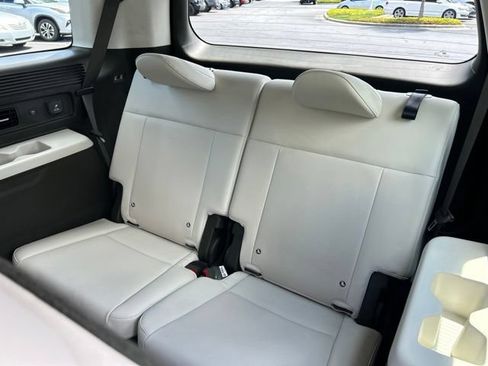 Used 2024 Hyundai Santa Fe Calligraphy AWD/4WD image 18