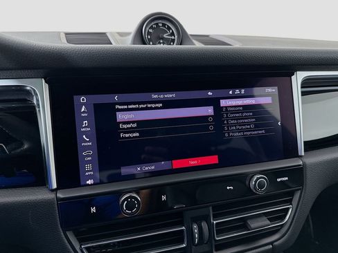 Certified 2023 Porsche Macan image 16