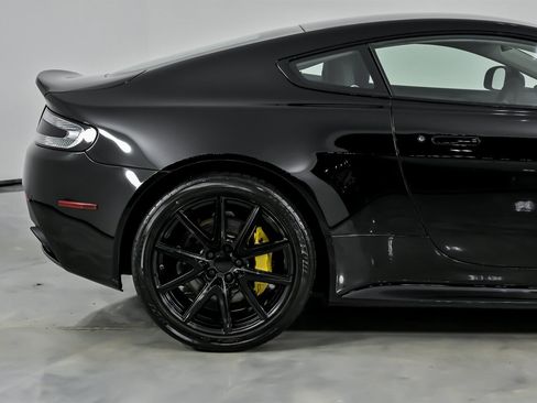 Used 2015 Aston Martin V8 Vantage GT image 13