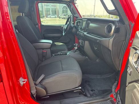 Used 2018 Jeep Wrangler Unlimited Sport S AWD/4WD image 30
