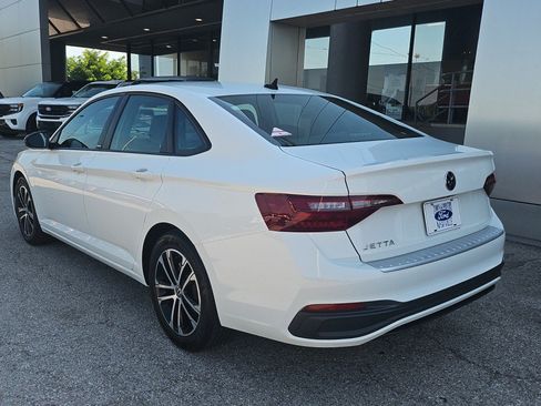 Used 2023 Volkswagen Jetta Sport FWD image 3