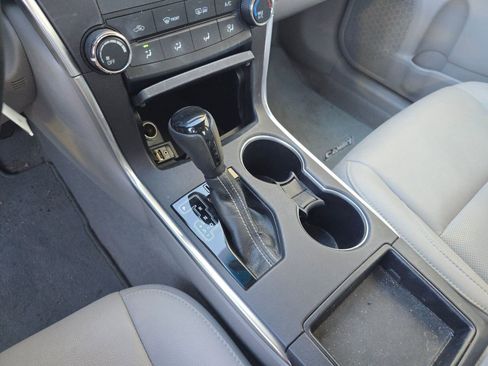 Used 2015 Toyota Camry LE image 14