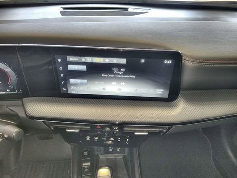 Used 2025 Nissan Kicks SR w/ Interior Electronics Package AWD/4WD image 16