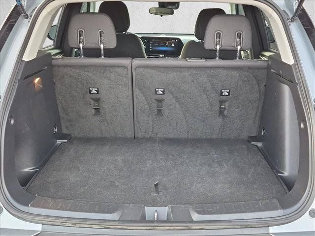 Used 2025 Chevrolet TrailBlazer LT AWD/4WD image 6