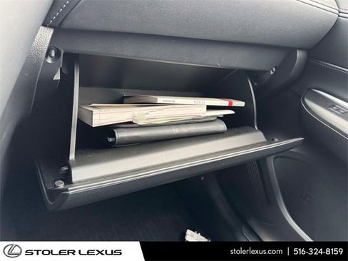 Used 2023 Toyota Venza Limited image 39