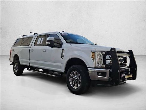 Used 2019 Ford F250 XLT w/ XLT Premium Package AWD/4WD image 3
