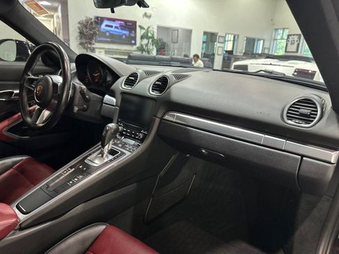 Used 2019 Porsche 718 Cayman RWD image 49