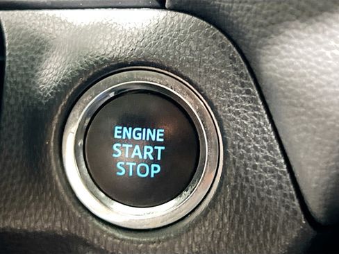 Used 2019 Toyota RAV4 XLE FWD image 24