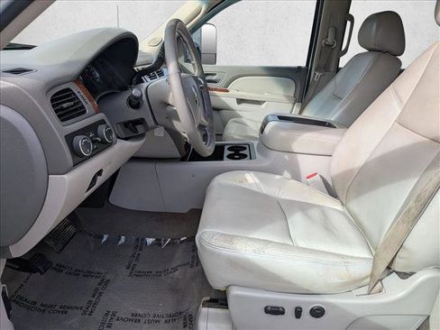 Used 2014 Chevrolet Silverado 2500 LTZ w/ LTZ Plus Package image 11