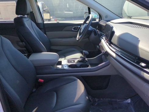 New 2026 Kia Carnival EX image 24