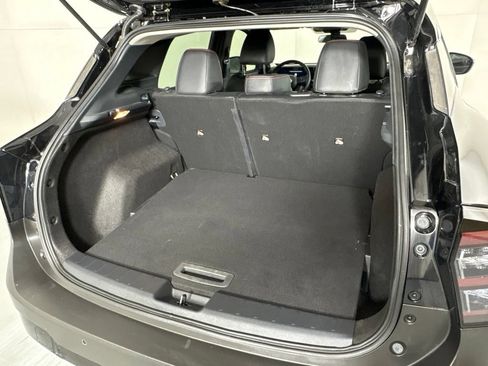 Certified 2025 Nissan Kicks SR FWD image 21