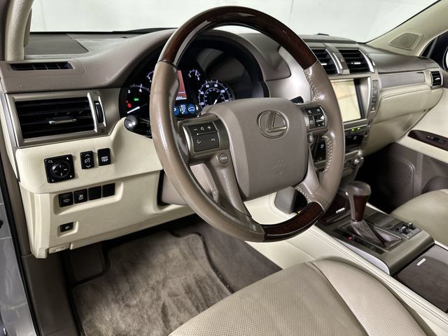 Used 2019 Lexus GX 460 Premium w/ Premium Package AWD/4WD image 10