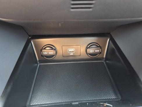 Used 2020 Hyundai Ioniq SE image 18