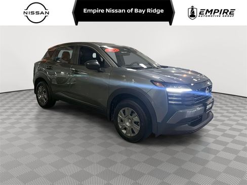 Used 2025 Nissan Kicks S w/ Charging Package image 1