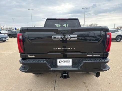 Used 2024 GMC Sierra 2500 Denali Ultimate AWD/4WD image 4
