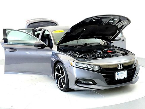Used 2019 Honda Accord Sport image 9