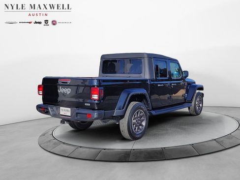 Used 2023 Jeep Gladiator Overland w/ Cold Weather Group image 16