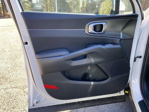 Used 2025 Kia Sorento EX image 13