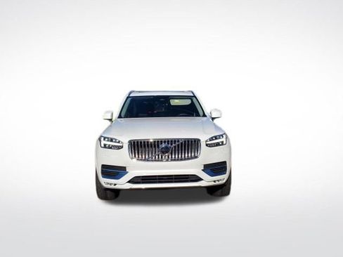 Used 2023 Volvo XC90 B6 Ultimate w/ Lounge Package image 9