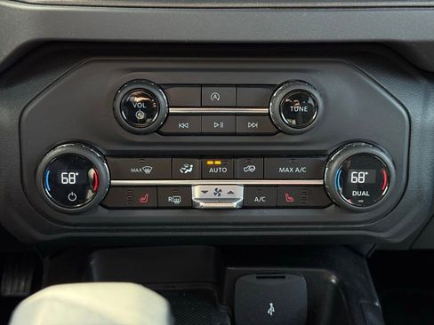 Used 2025 Ford Bronco Big Bend image 35