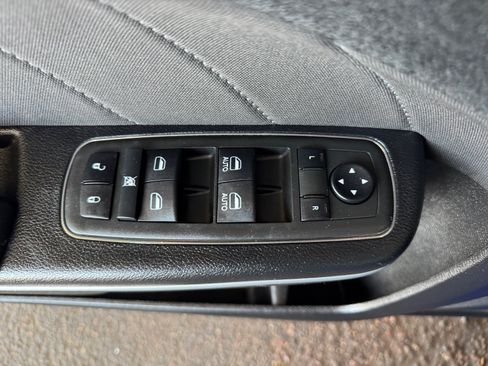 Used 2022 Dodge Charger SXT RWD image 12