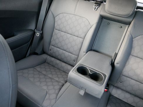 Certified 2022 Kia Niro LXS image 12