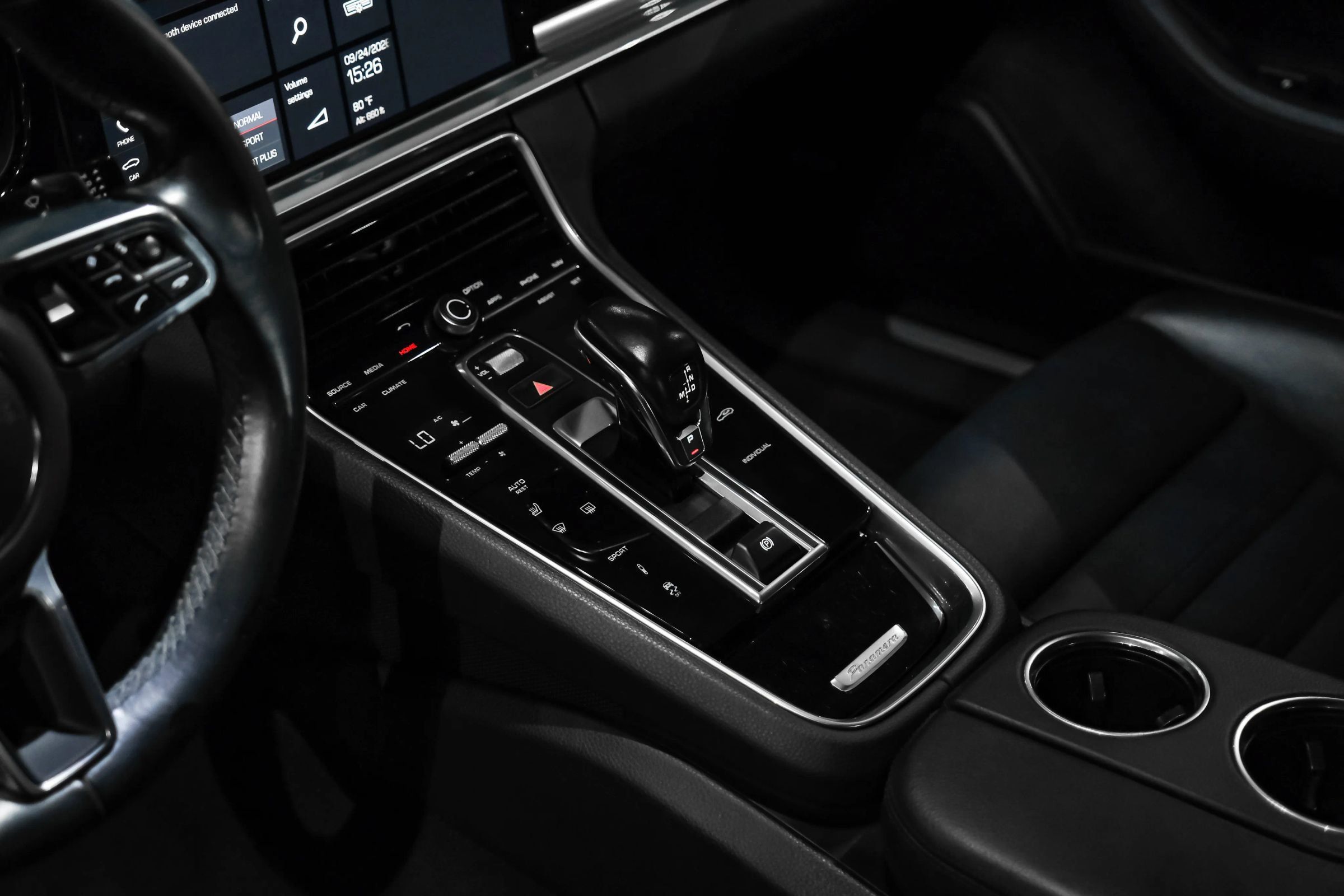 Used 2019 Porsche Panamera 4 AWD/4WD image 24