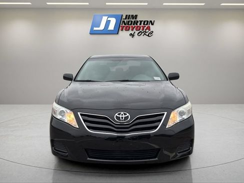 Used 2011 Toyota Camry LE FWD image 2